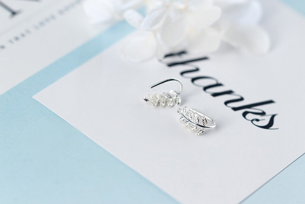 Leaf short earrings