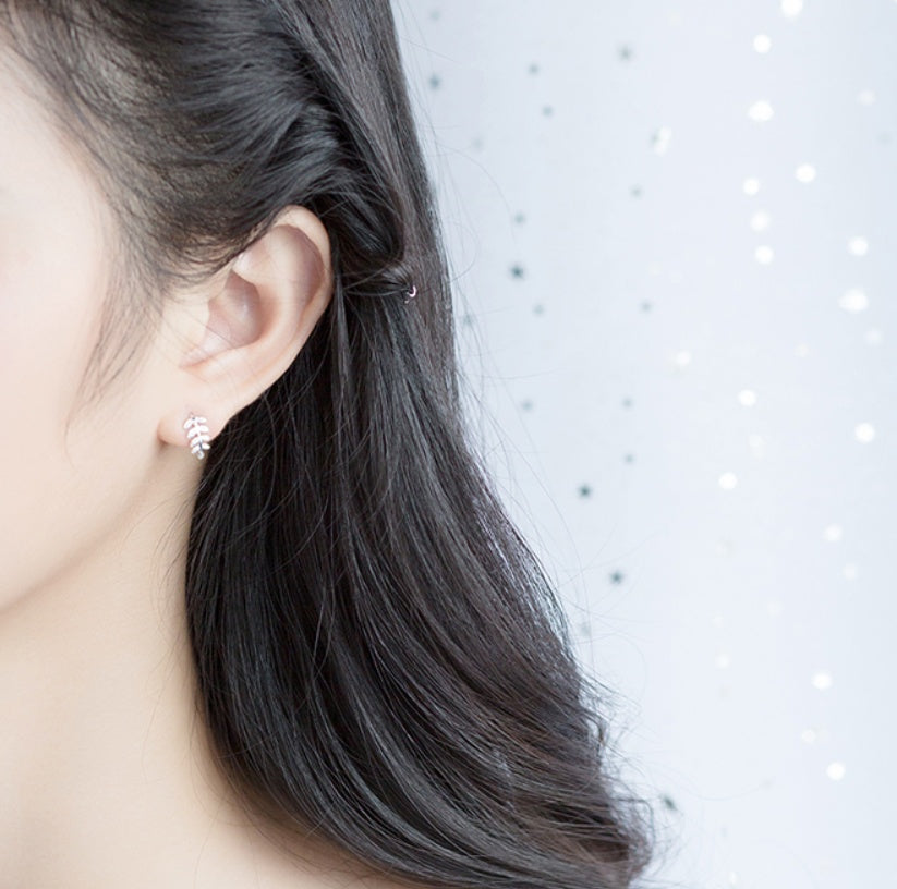 Leaf short earrings