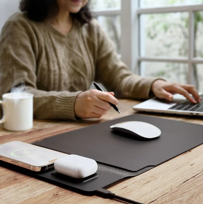 4 In 1 Wiresless Charging Laptop Sleeve
