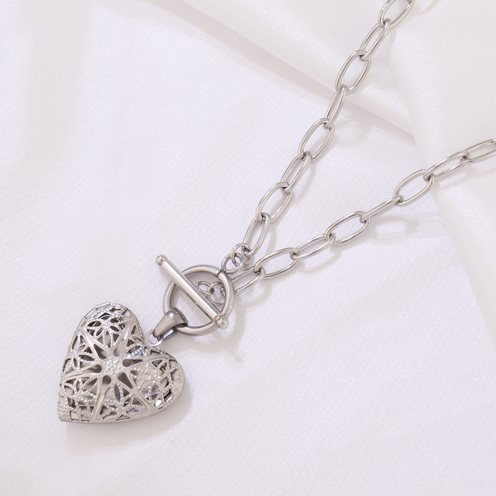 Stainless Steel Open Hollow Pattern Heart-shaped Photo Frame Photo Box Necklace