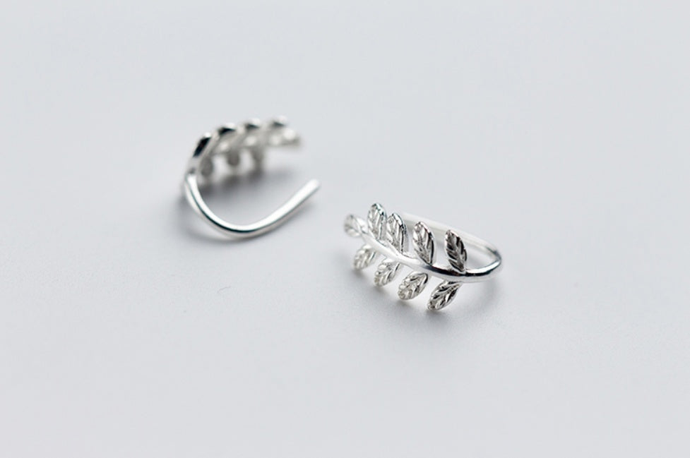Leaf short earrings