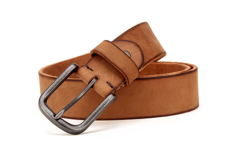 Men's leather pin buckle belt featuring a smooth tan finish and a classic metal buckle for adjustable fit.