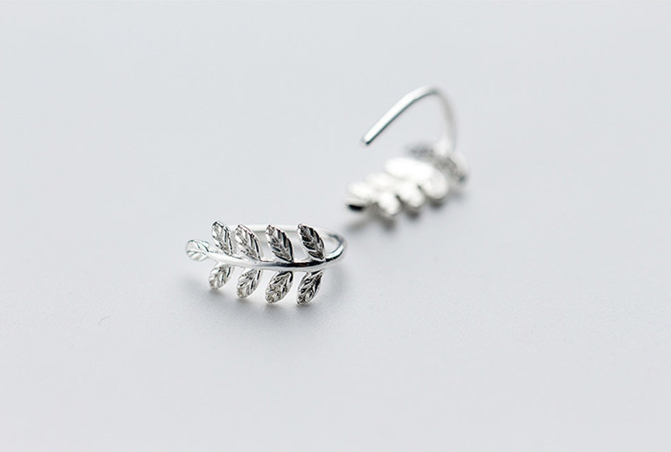 Leaf short earrings