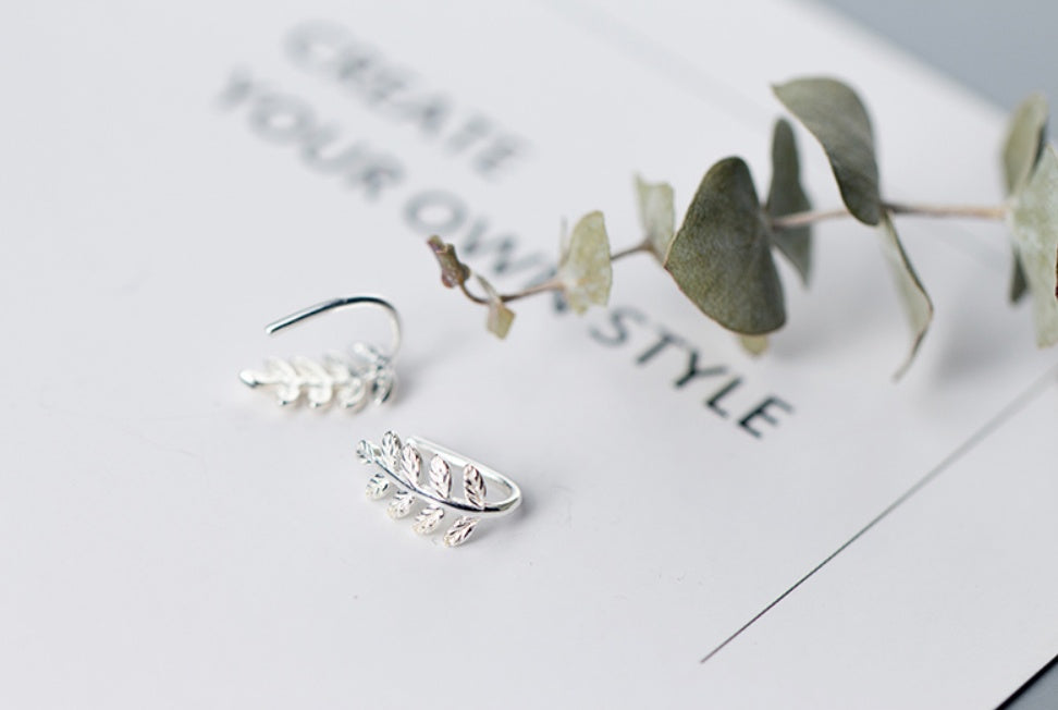 Leaf short earrings