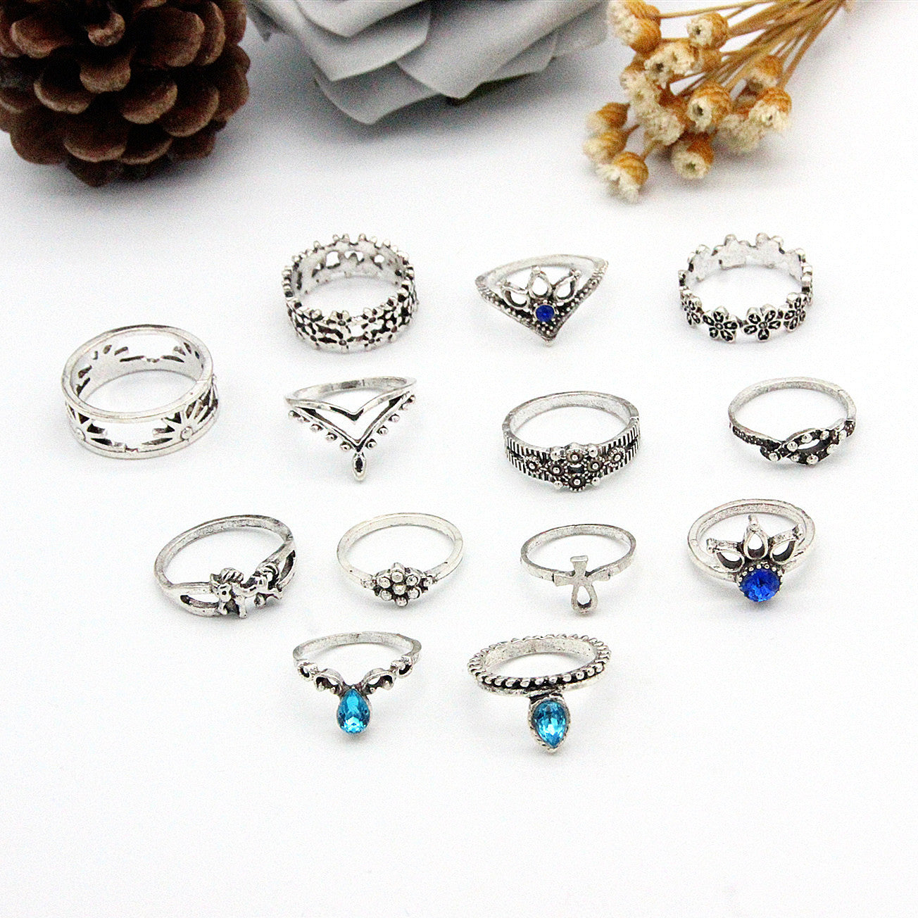 European And American Retro Water Drop Pony Hollow Jeweled Ring Suit