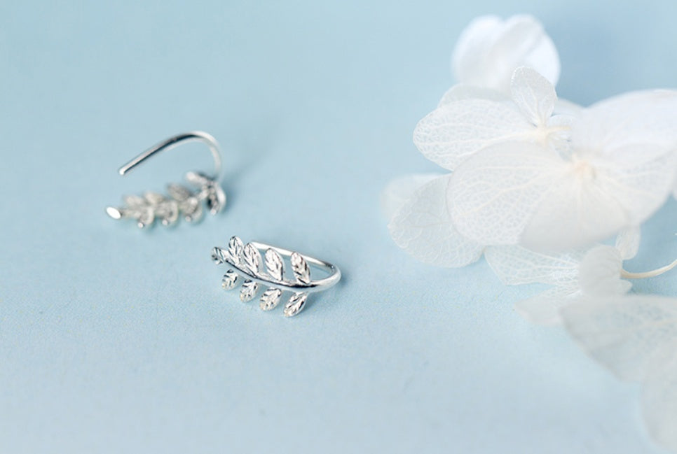 Leaf short earrings