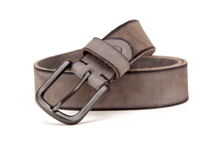 Men's leather pin buckle belt displaying smooth leather and a classic pin buckle for stylish durability.