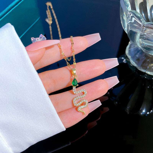 Light Luxury Green Eye Necklace