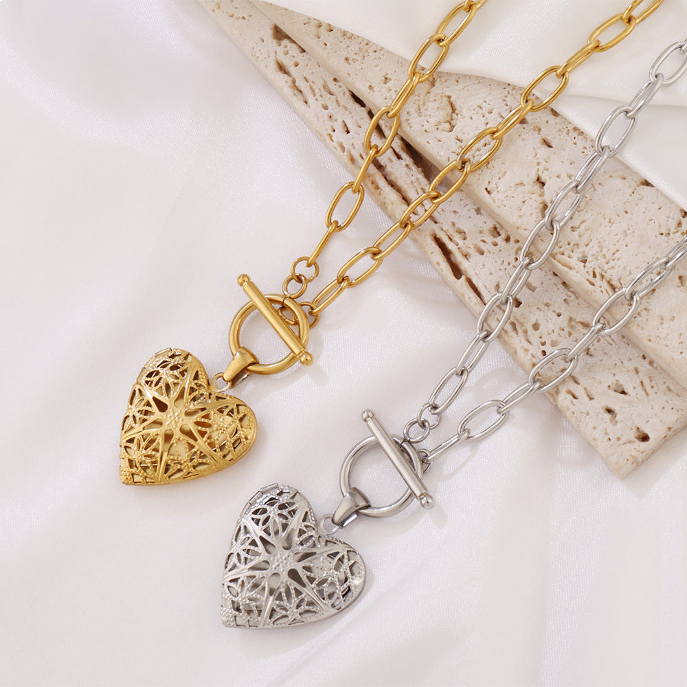 Stainless Steel Open Hollow Pattern Heart-shaped Photo Frame Photo Box Necklace