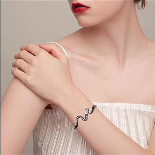 Snake-shaped Open-ended Bracelet White Gold Plated Zircon
