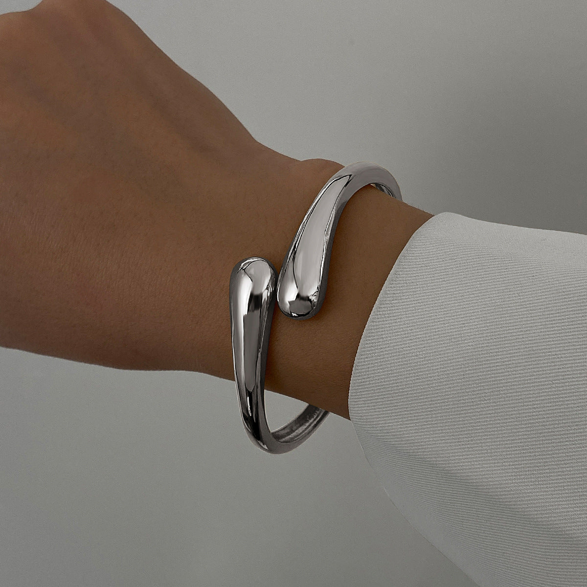 Glossy Metal Bracelet for Women Women's Exaggerated Metal Glossy Surface | Ectron Online