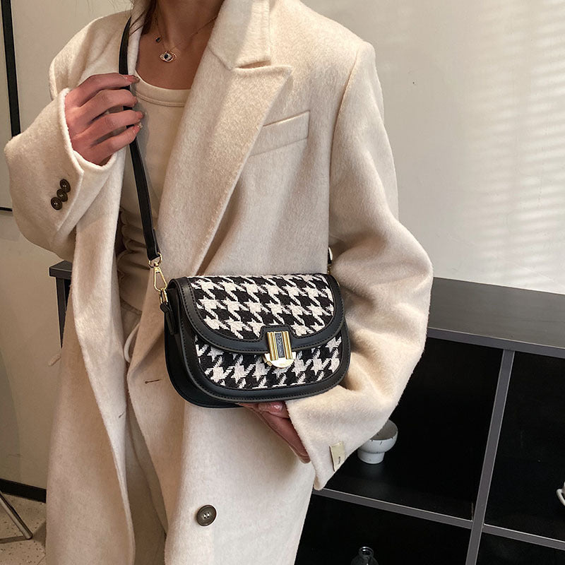 One Shoulder Female Texture Cross-body Semi-Round Saddle Bag One Shoulder Bag Female Texture Cross-bo | Ectron Online