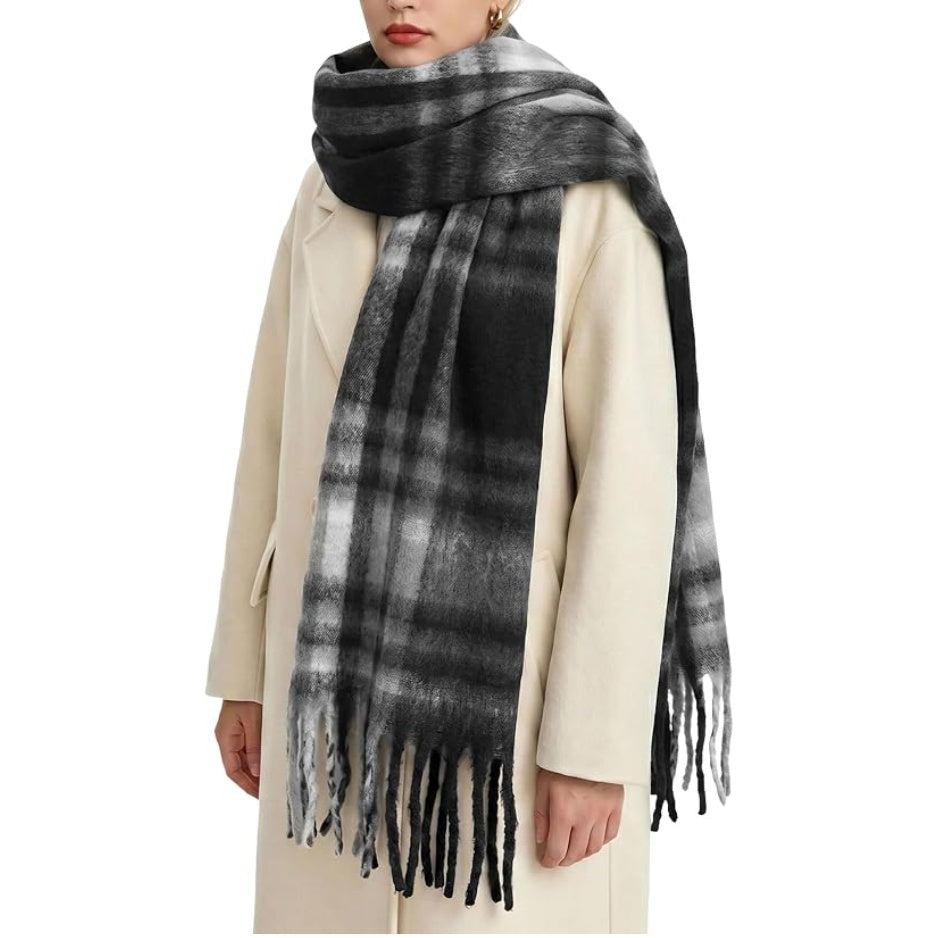 Women’s oversized blanket scarf in dark gray and black plaid with fringe