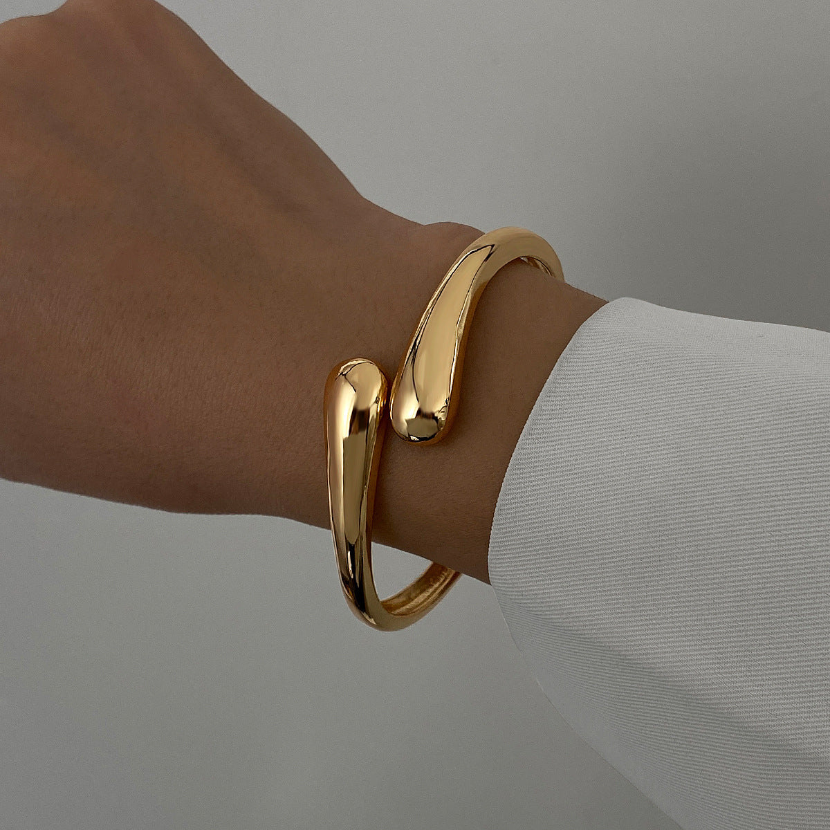 Glossy Metal Bracelet for Women Women's Exaggerated Metal Glossy Surface | Ectron Online