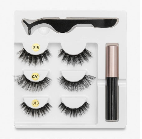 A Pair Of False Eyelashes With Magnets In Fashion A Pair Of False Eyelashes With Magnets I | Ectron Online