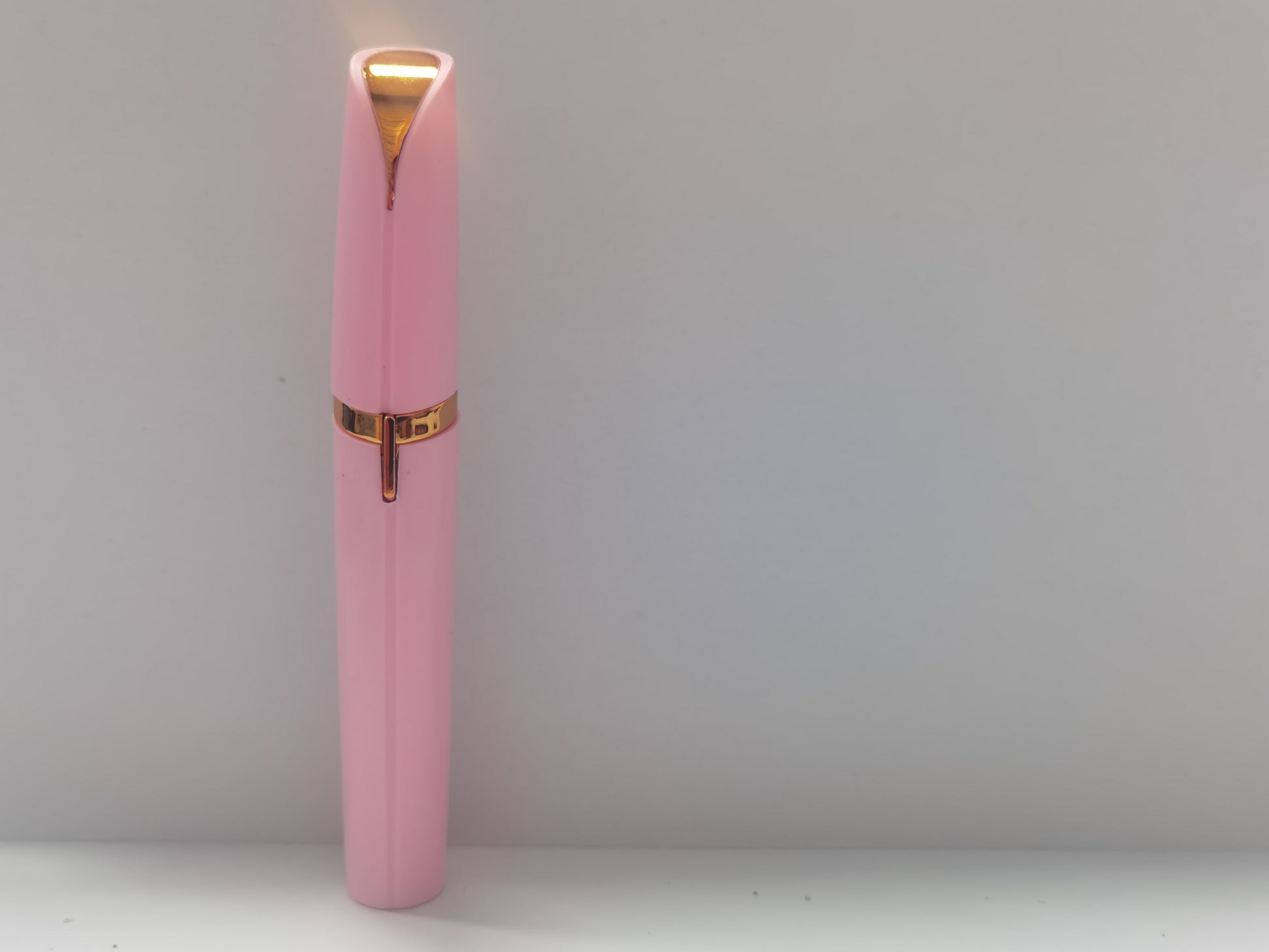 Mini Electric Eyebrow Trimmer – Painless Hair Remover with LED Mini Electric Eyebrow Trimme | Ectron Online