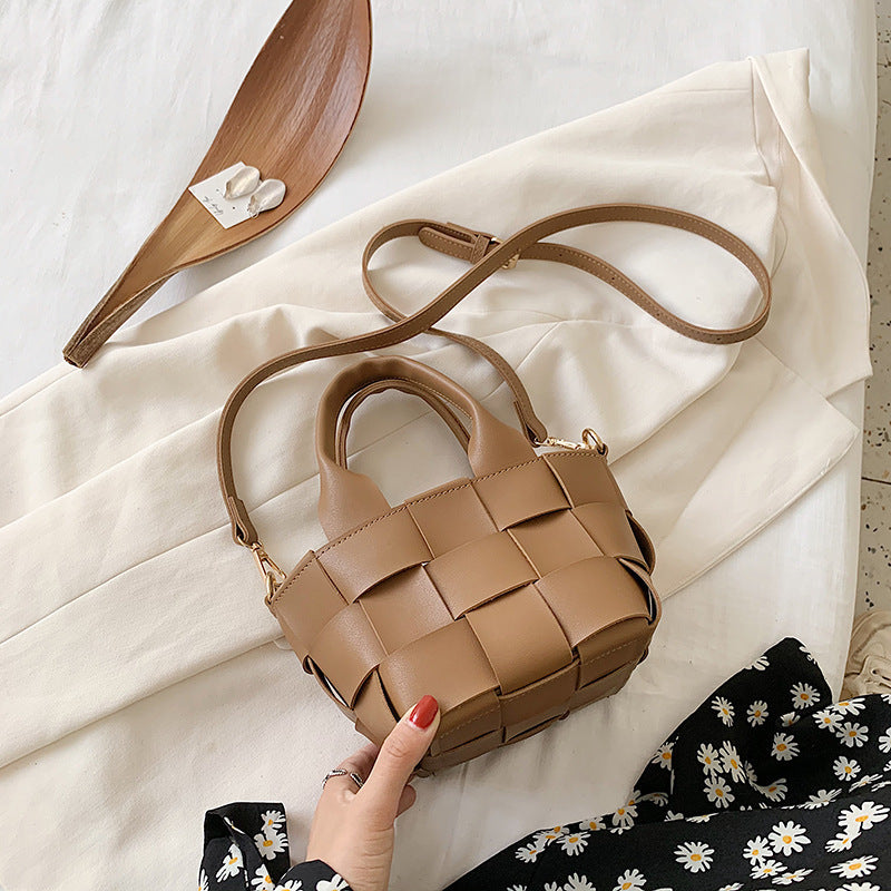 New Trendy Fashion Woven Messenger Bag - Portable Bucket Bag for Women New Trendy Fashion Woven Messenger Bag P | Ectron Online