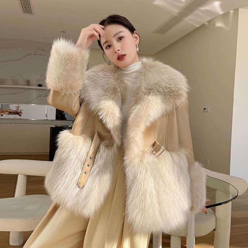 Women's Faux Fur Coat with Big Fur Collar Stitching