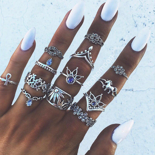European And American Retro Water Drop Pony Hollow Jeweled Ring Suit