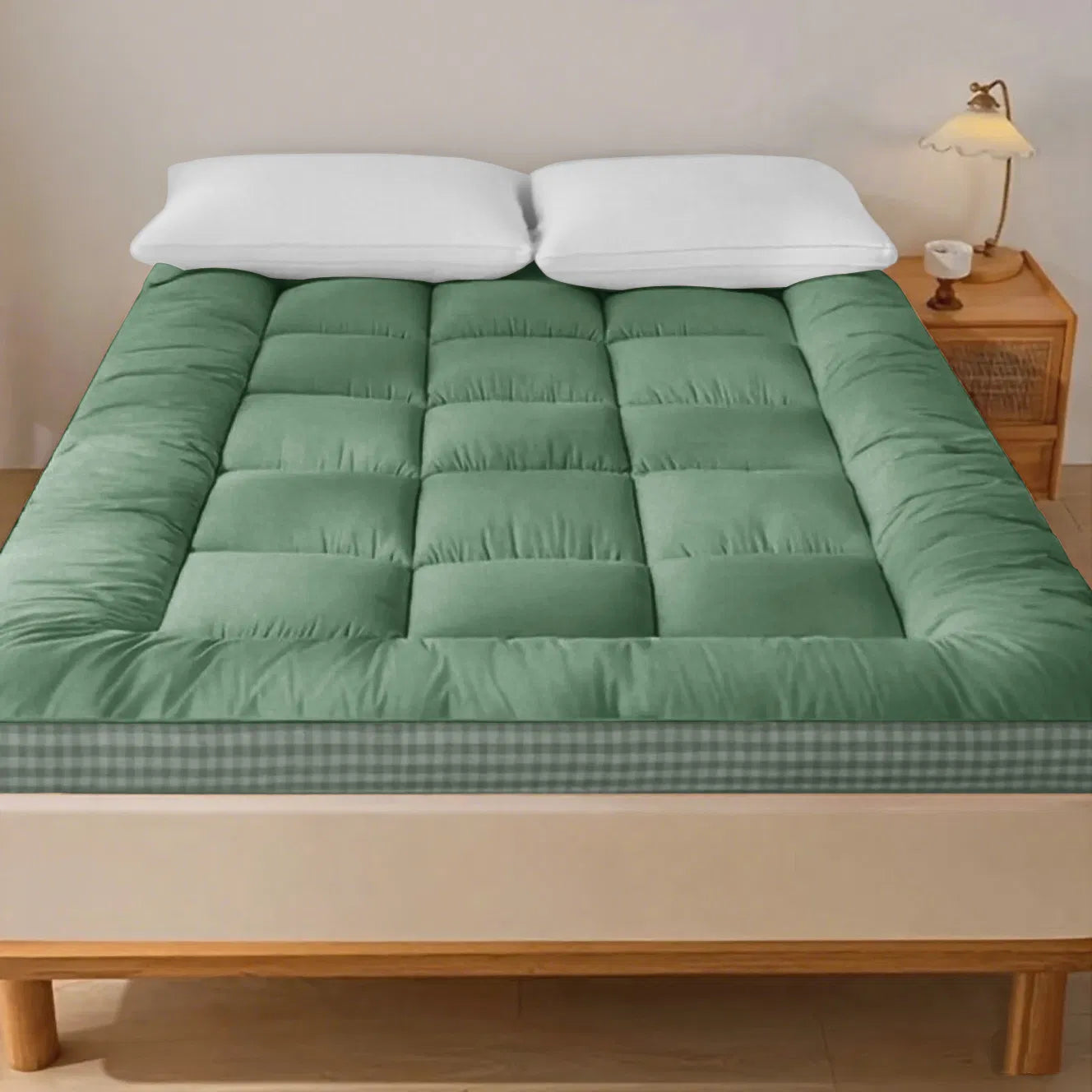 Twin Size Checkered Mattress with Three-Dimensional Edges
