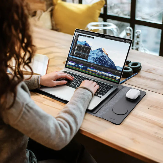 4 In 1 Wiresless Charging Laptop Sleeve
