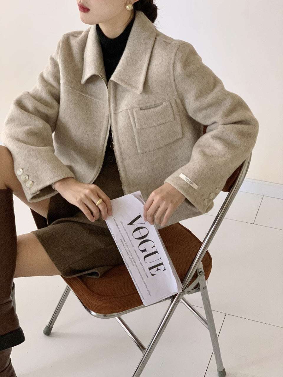 Women’s thick cashmere short coat, oatmeal beige, flap pockets and zip front