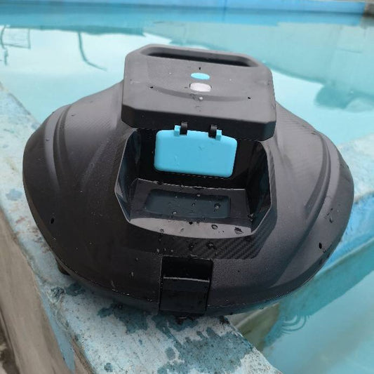 Swimming Pool Cleaning Robot
