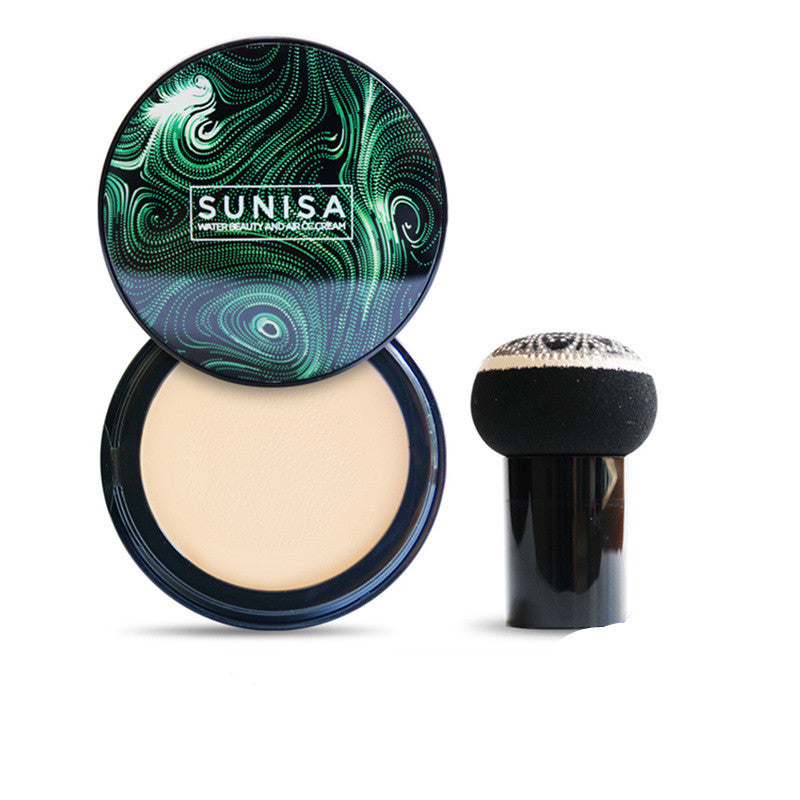 Mushroom head air cushion moisturizes, conceals and brightens skin tone