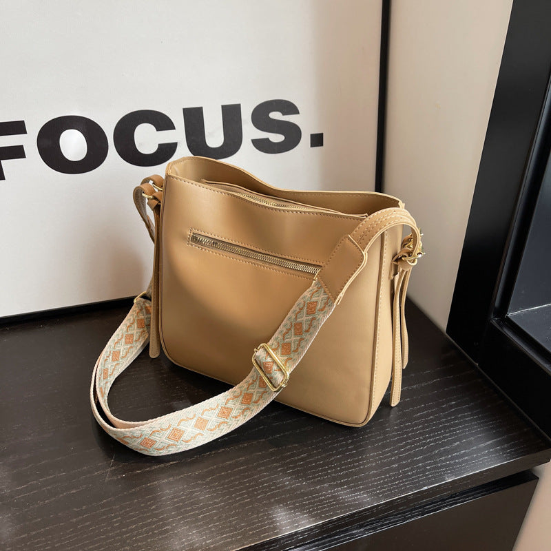 Women's Bucket Bag: Fashionable & Soft Leather Handbag Fashion Soft Leather Bucket Bag For Wome | Ectron Online