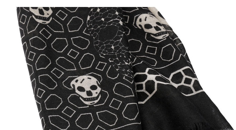 Skull scarf