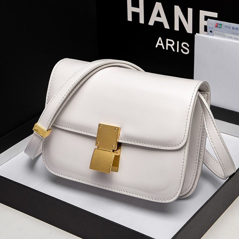 White retro leather shoulder bag with flap and gold clasp, single shoulder strap