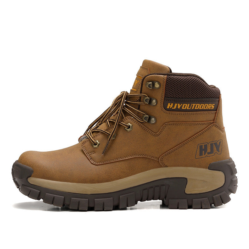 Men's high-top hiking boots in brown, lace-up with padded collar and rugged outsole