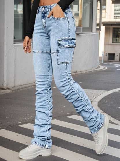 Women’s high-waisted light blue jeans with patch pockets and stitched seams