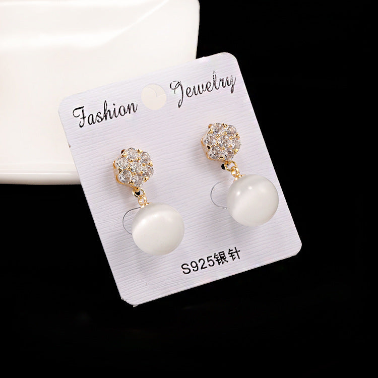 Round pearl long earrings