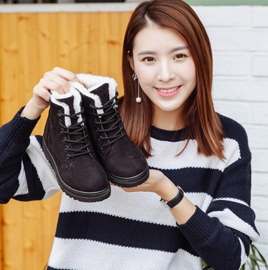 Winter New Women Snow Boots Flat With Large Size Casual Cotton Shoes Trend Women Vulcanized Shoes Artificial Plush