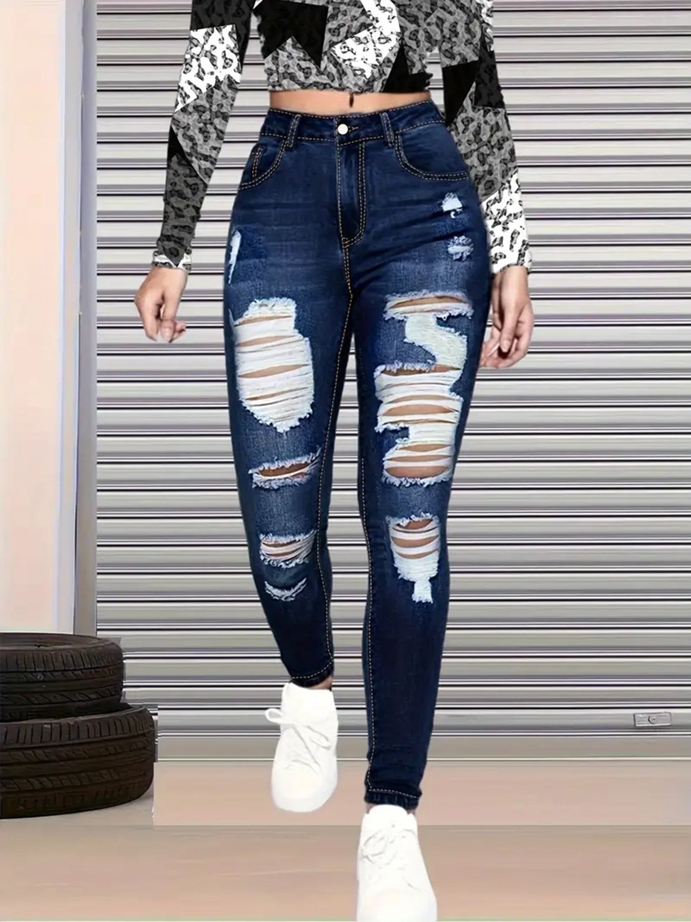 High-Waisted Hip-Lifted Ripped Nine-Quarter Jeans