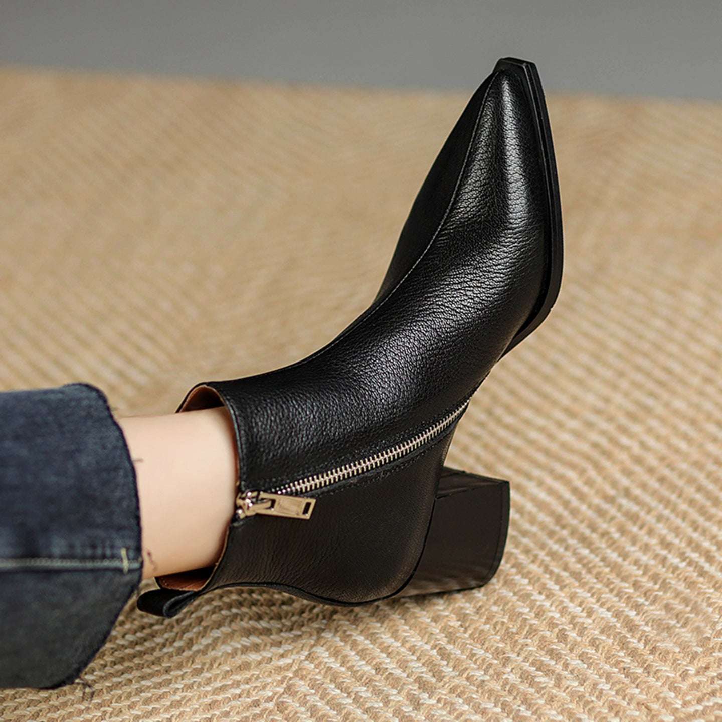 Autumn And Winter Women's Simple Leather Boots