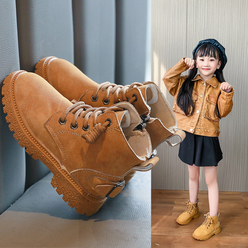 Kids' soft-soled ankle boots in tan suede, lace-up with side pull tab