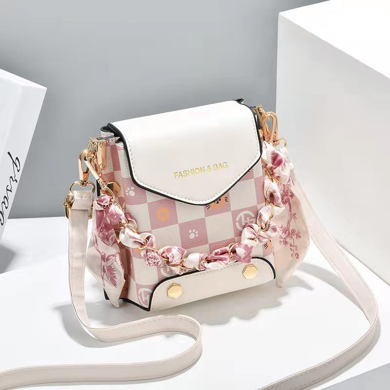 New Popular Fashion Foreign Style Messenger Satchel