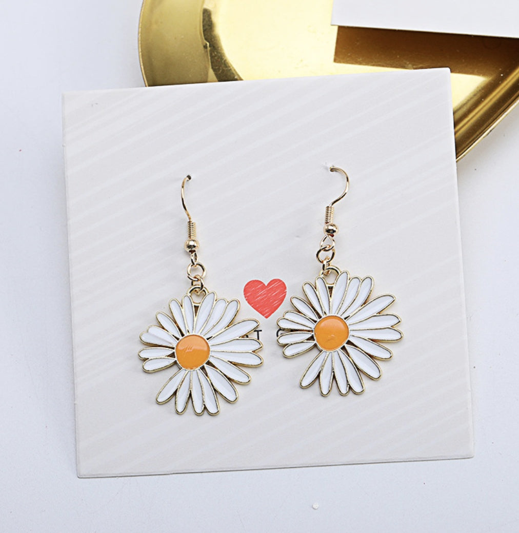 Temperament Little Daisy Earrings Korea Sweet Petal Flower Earrings