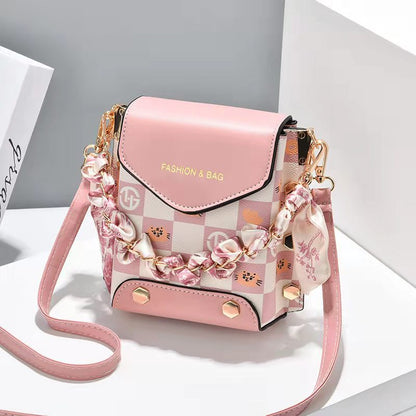 New Popular Fashion Foreign Style Messenger Satchel