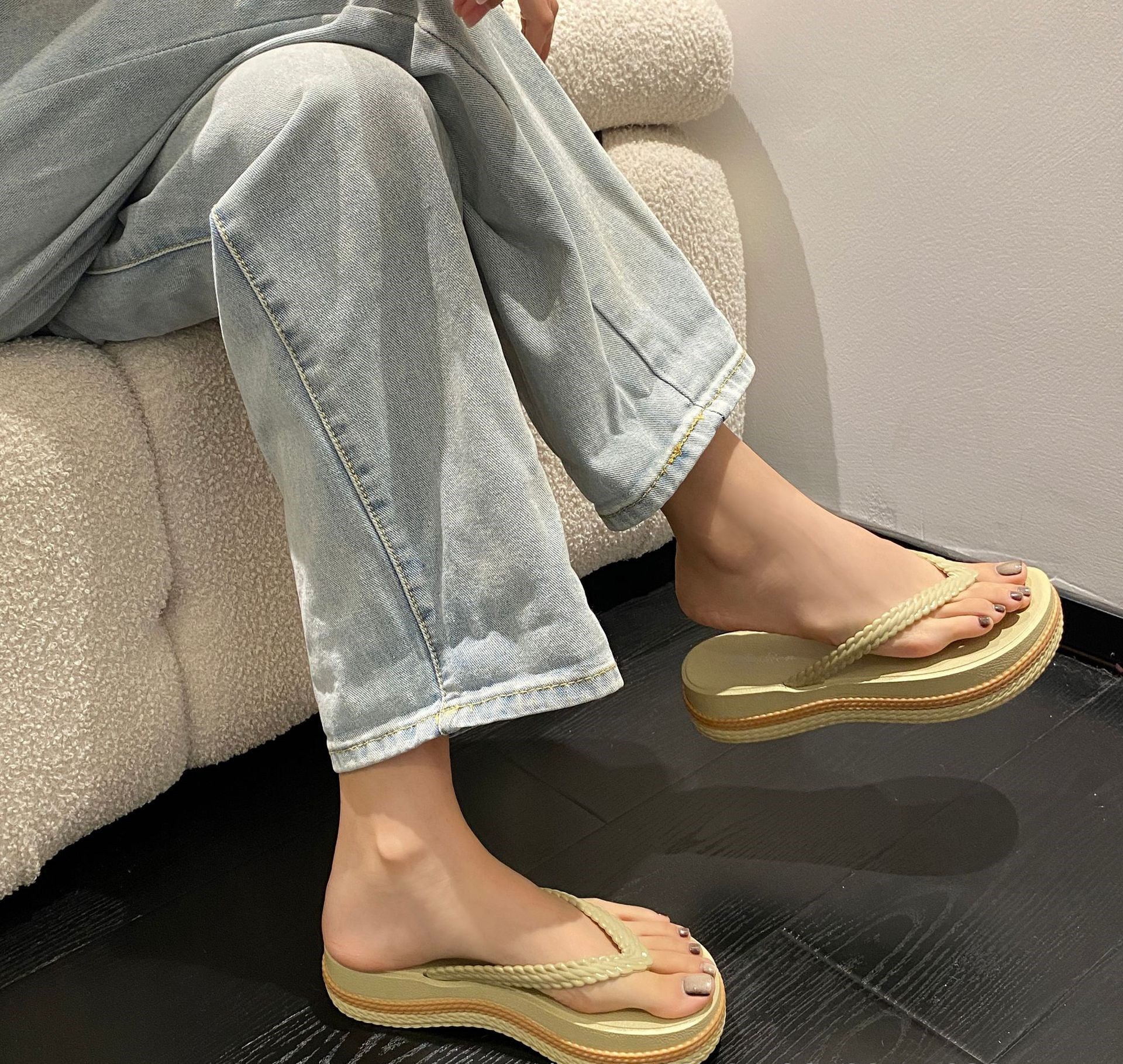 Thick-soled Flip-flops Fashion Outer Wear Color Matching Non-slip Thick-soled Flip-flops Fashion Outer Wea | Ectron Online