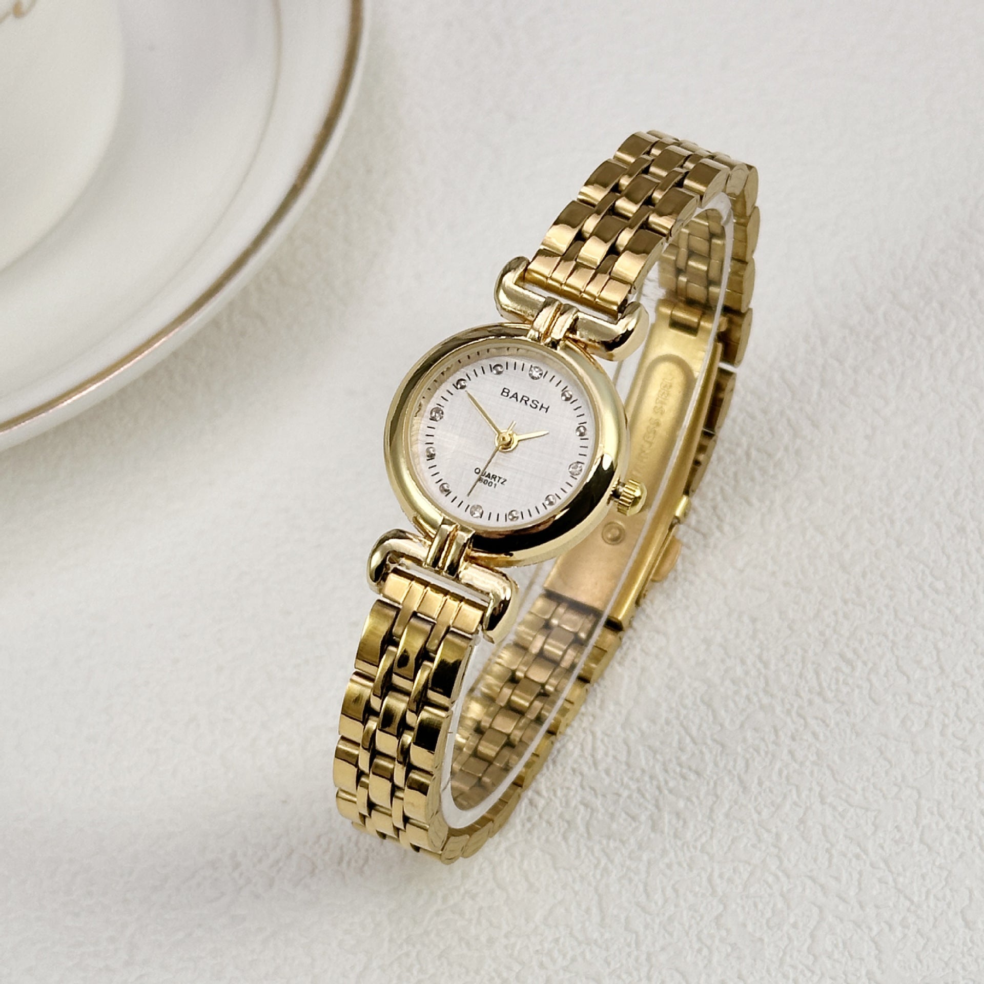 High-Grade Golden Antique Style Women's Watch High-grade Golden Women's Watch Steel Be | Ectron Online