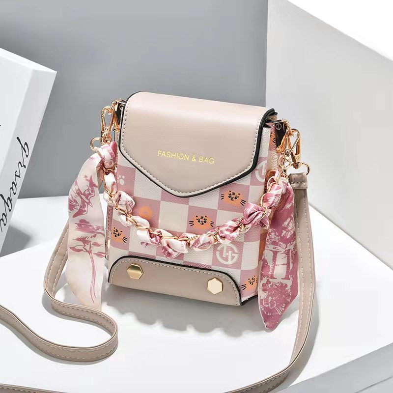 New Popular Fashion Foreign Style Messenger Satchel