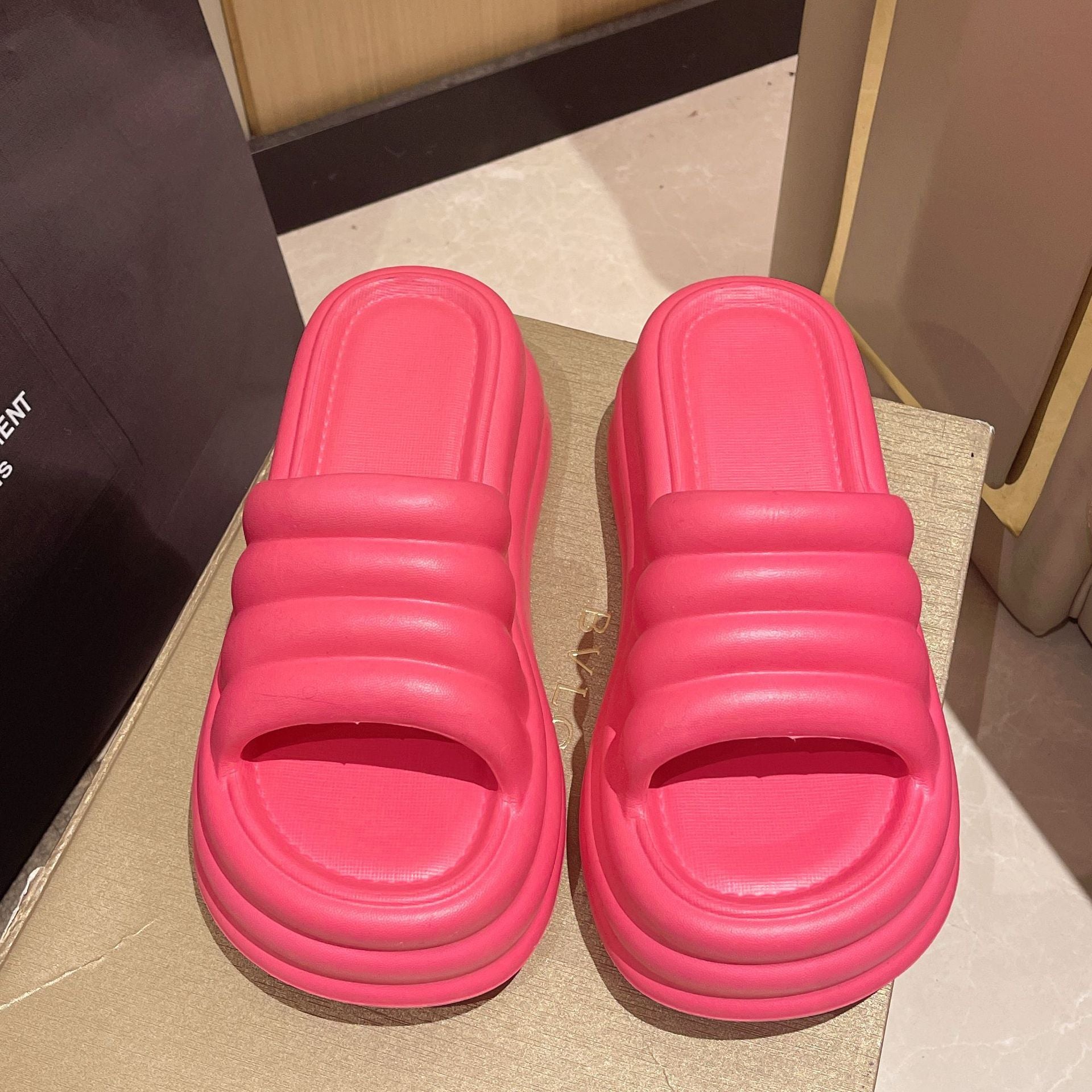 Outdoor Wear Deodorant Cross-border Hot Sale EVA Thick Bottom Wear-resistant Indoor Slippers Outdoor Wear Deodorant Cross-border Hot | Ectron Online