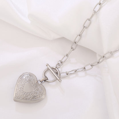 Stainless Steel Open Hollow Pattern Heart-shaped Photo Frame Photo Box Necklace