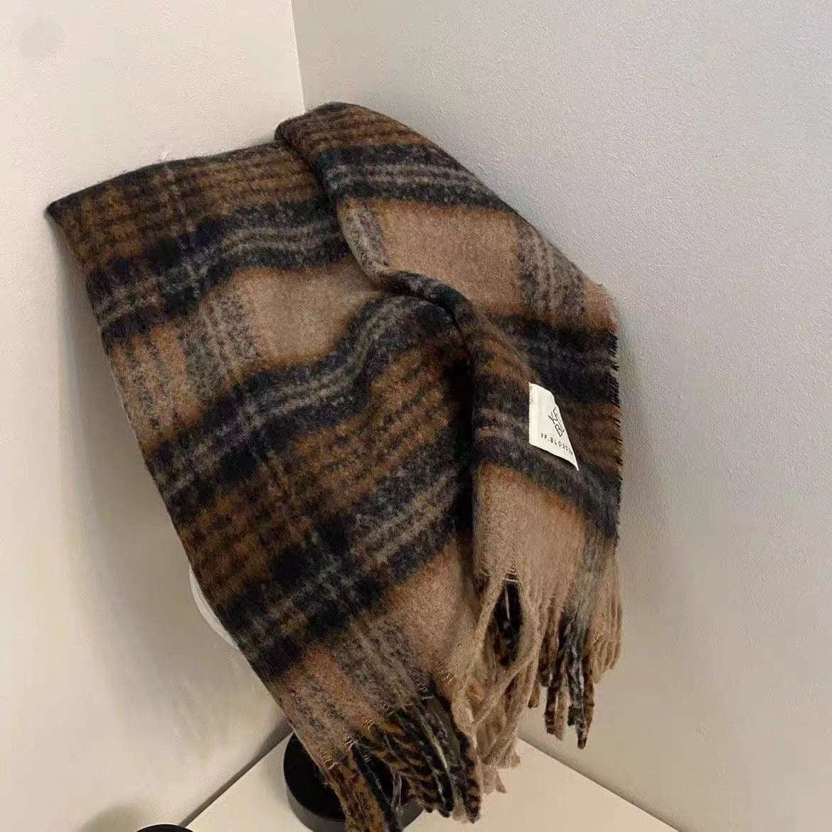 New Fashionable Plaid Scarf For Women