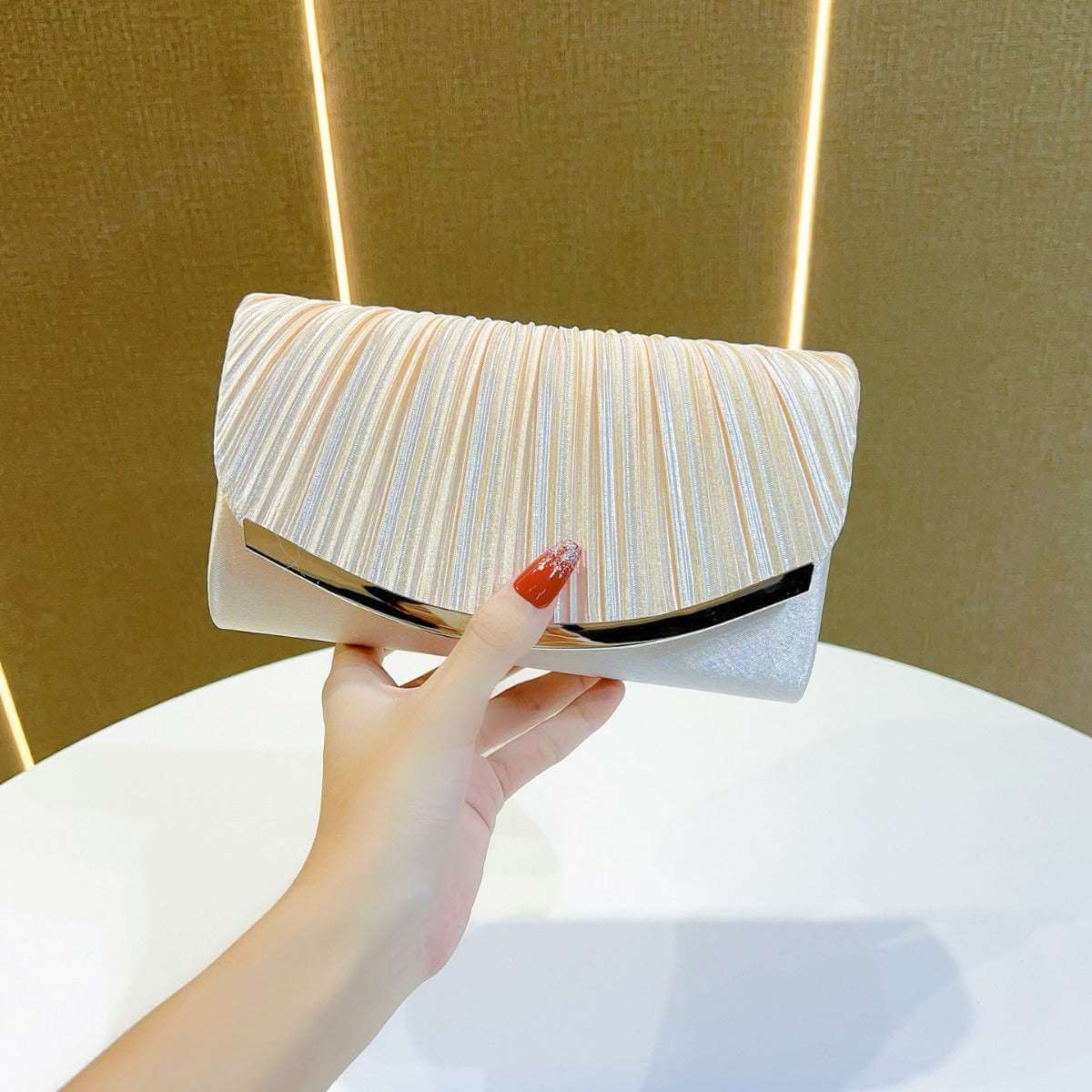 Women's Banquet Clutch Crossbody Bag Banquet Clutch Crossbody Women's Chain B | Ectron Online