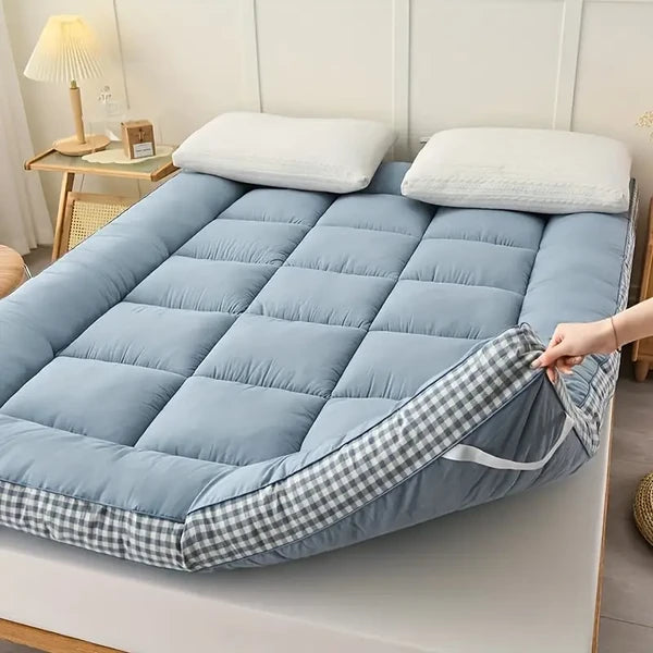 Twin Size Checkered Mattress with Three-Dimensional Edges