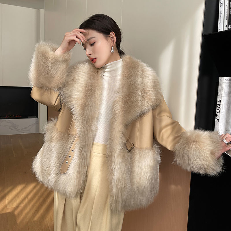 Women's Faux Fur Coat with Big Fur Collar Stitching